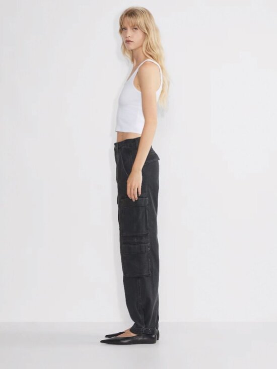 Aritzia Denim Forum The '90s Millie High-Rise Cargo Jean Black Sz 28 - Picture 3 of 9